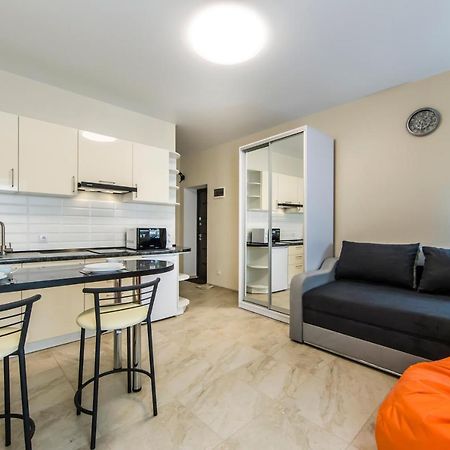 1 Room Apartment Near Peremohy Square Kyiv Exterior photo