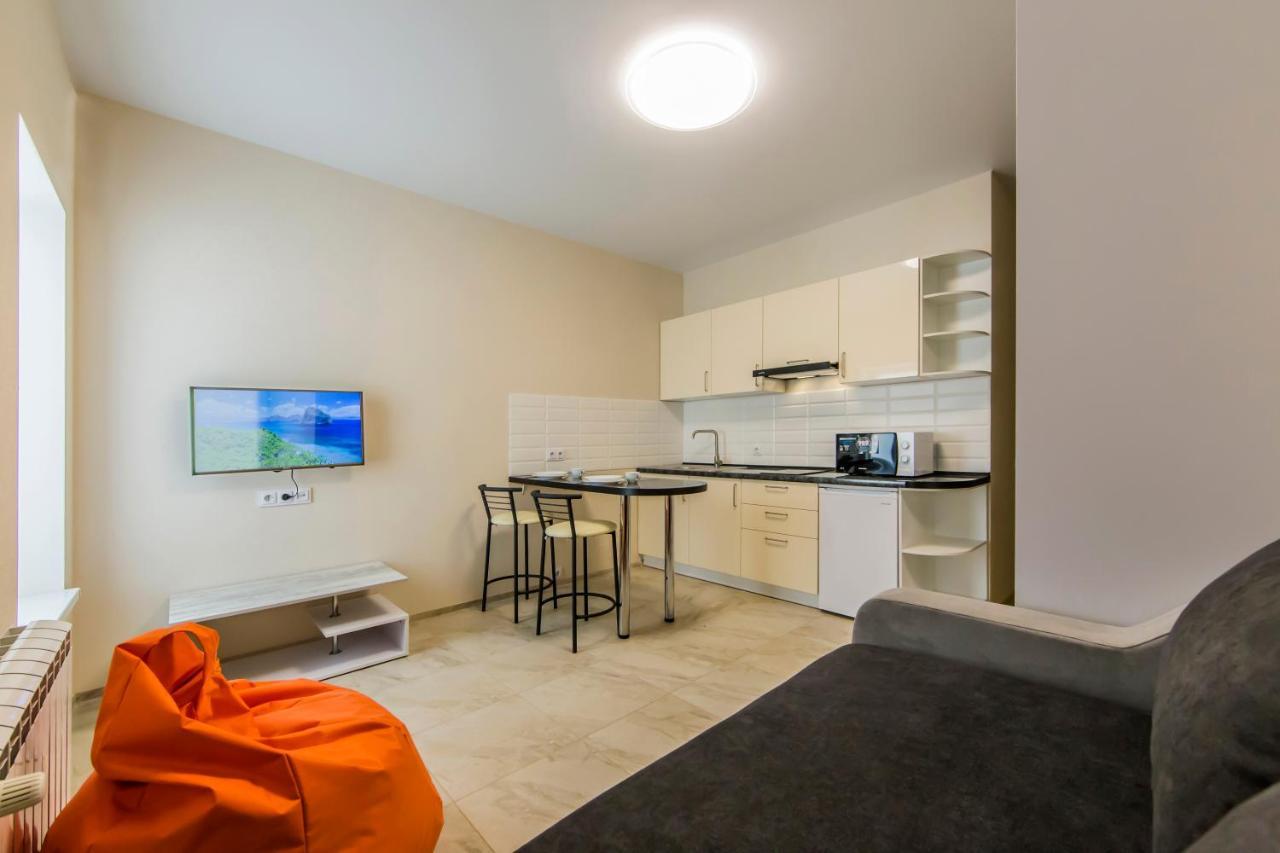 1 Room Apartment Near Peremohy Square Kyiv Exterior photo