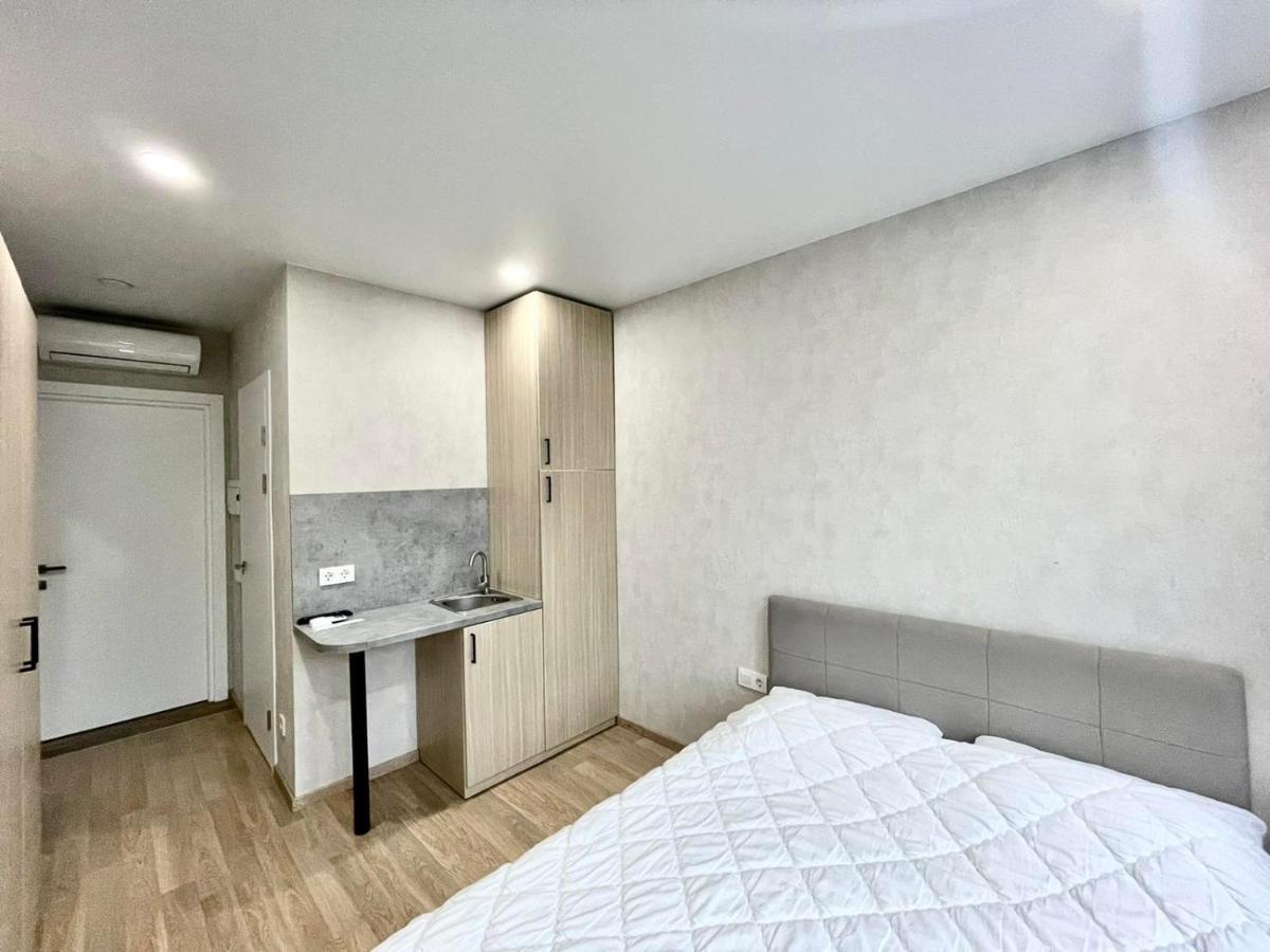 1 Room Apartment Near Peremohy Square Kyiv Exterior photo
