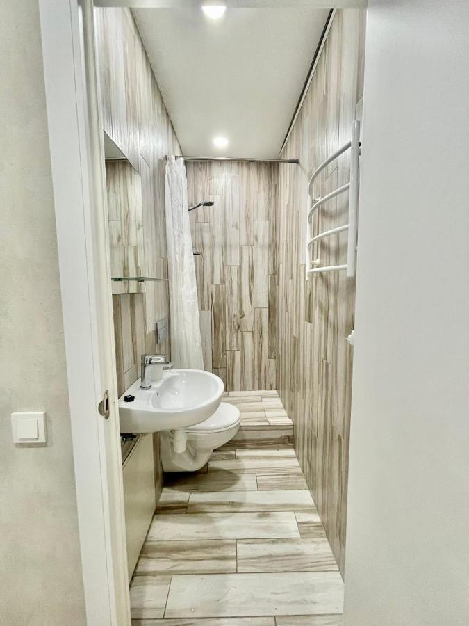 1 Room Apartment Near Peremohy Square Kyiv Exterior photo